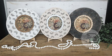 Load image into Gallery viewer, Round Interchange shelf sitter with 5 inserts